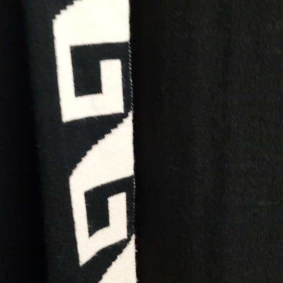 Cap Greek Key Pattern Duster- Size S-M - Picture 9 of 12